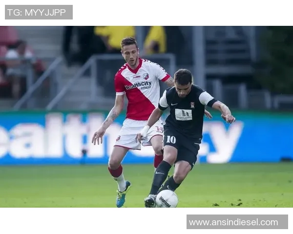 登博思与乌德勒支的精彩对决揭示了荷甲联赛的竞争魅力与球队实力对比 登博思与乌德勒支的精彩对决揭示了荷甲联赛的竞争魅力与球队实力对比