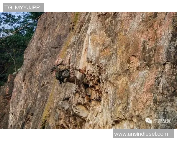 广州攀岩队中路突破战术解析与实战应用探讨 广州攀岩队中路突破战术解析与实战应用探讨