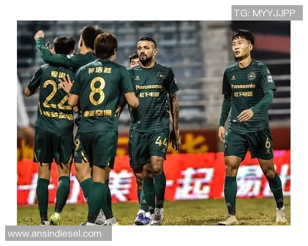 杭州绿城与辽宁FC激战正酣谁能在这场对决中笑到最后