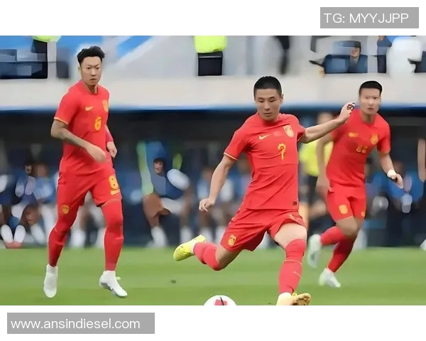 新疆足球队与国足激战正酣谁将赢得这场精彩对决