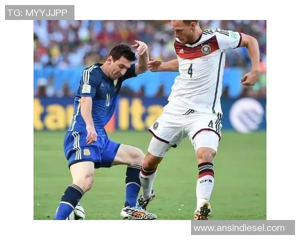 美国足球队迎战哥斯达黎加队激情对决展现足球魅力与团队精神