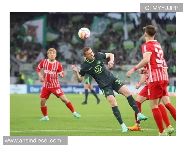 阿贾克斯主场迎战乌德勒全力争胜展现强大实力