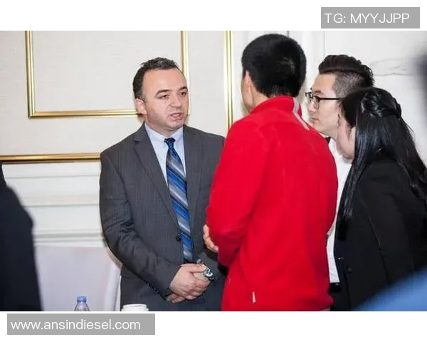 杨伟独家分享攀岩技巧与心得助你轻松征服高峰